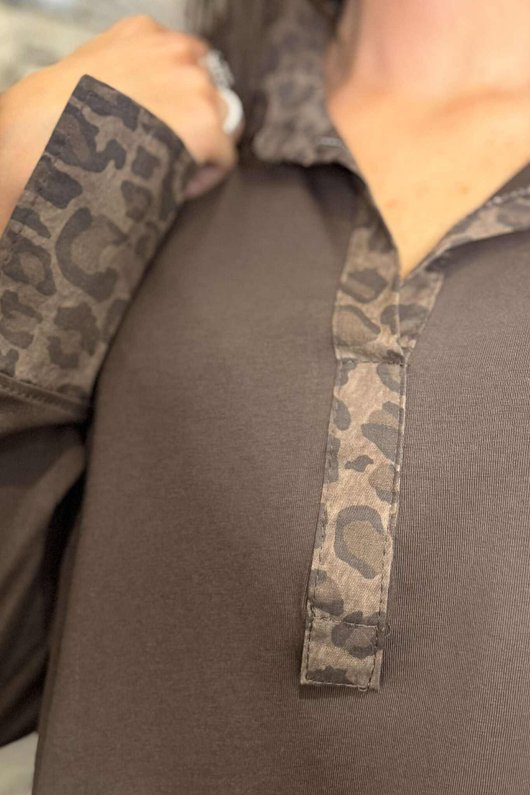 Essential Body Stretch Cotton Collar & Cuff Shirt Chocolate Leopard